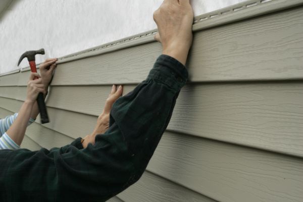 Cost of Insulated Siding Installation in Lawrence