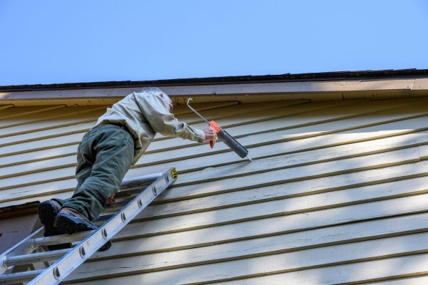 Cost of Vinyl Siding Caulk Repair in Lawrence