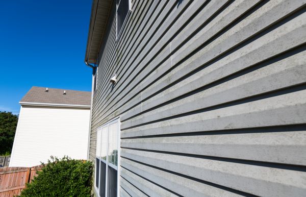 Cost of Vinyl Siding Panel Replacement in Lawrence